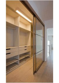 Линейная гардеробная комната с дверями купе Саранск