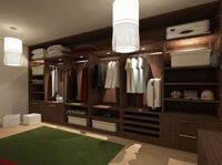Классическая гардеробная комната из массива с подсветкой Саранск