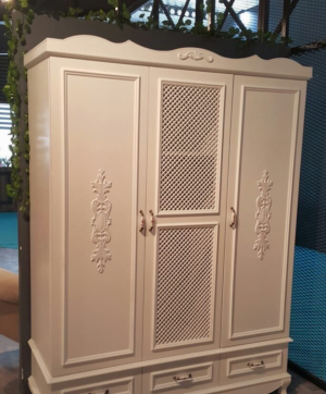 Распашные двери с декоративными накладками Саранск